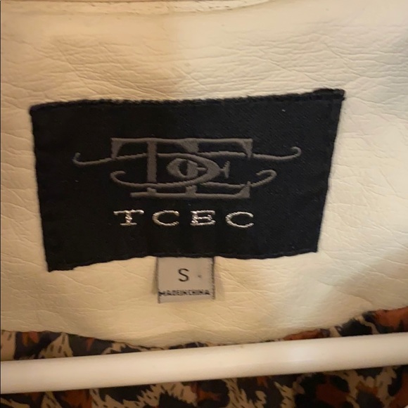 White faux leather jacket with silver studs - Picture 2 of 3